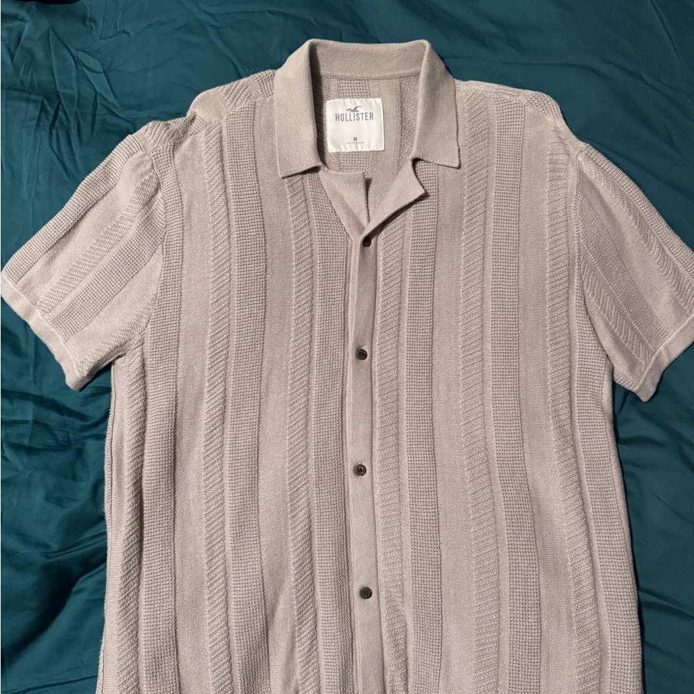 Hollister Gray Casual Button Down Shirt